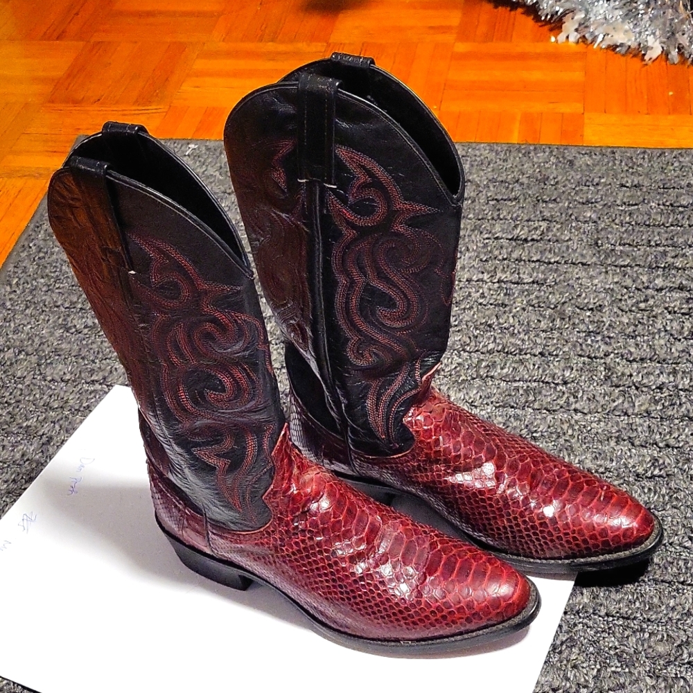 Vintage Men's Manning Dan Post Leather phyton skin Purple wine  cowboy boots.